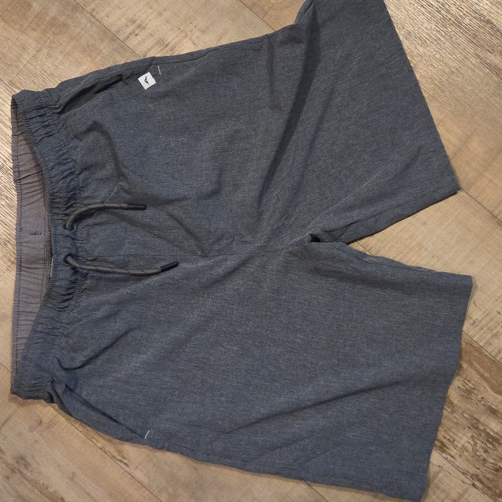 BOYS Tommy Bahama Active Shorts (16)